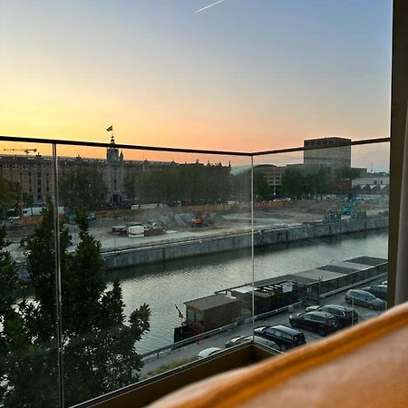 Canal View One Bedroom Flat บรัสเซลส์ ภายนอก รูปภาพ