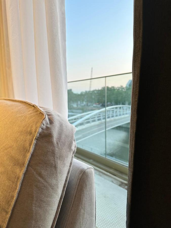 Canal View One Bedroom Flat บรัสเซลส์ ภายนอก รูปภาพ